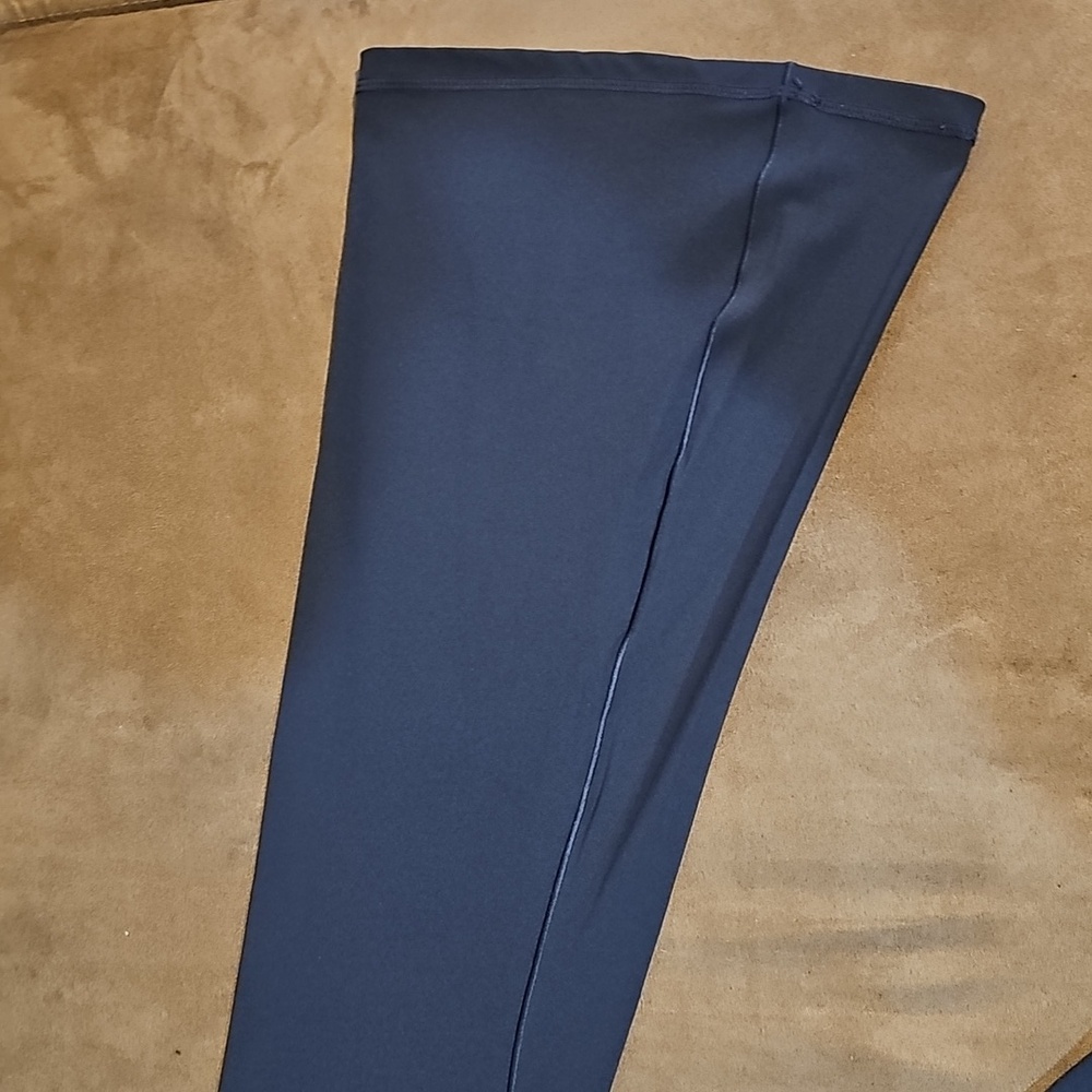 Aerie Real Me Cross Over Navy Hi-Rise Flare Leggings, Womens Size Medium - Picture 3 of 6